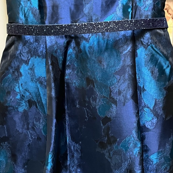 🆕 Sleeveless Cocktail Dress Size 8 w/ matching sparkly belt & pockets - Picture 6 of 8